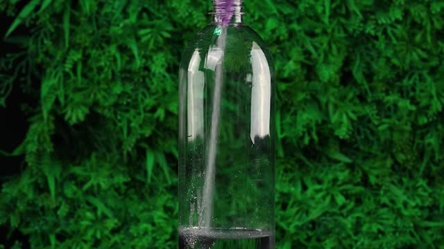 Make your day with these bizarre satisfying experiments with slime, water and balloons 😮