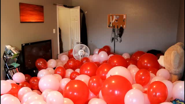 Boyfriend pulls off epic surprise for Valentine's Day