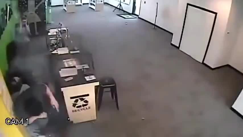 WARNING E-CIGARETTES EXPLOSION RISK