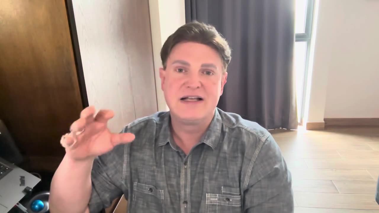Why Badmouthing An Ex Makes YOU Look Like A Loser