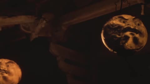 Whoa, Talking Lanterns...