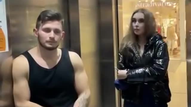 Shmeksss - elevator prank police woman gym - PopCornRest #prank #shmeksss #reaction #comedy