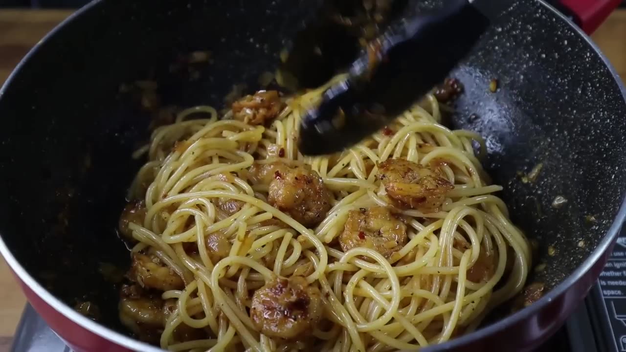 Spicy Butter Garlic Shrimp Pasta Recipe Prawn Pasta_1080pFH.mp4