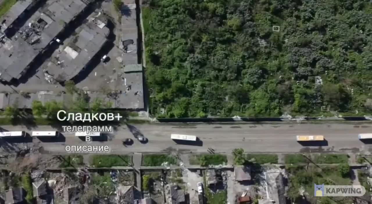 Drone footages shows a huge number of Ukranian POWs be transported by bus