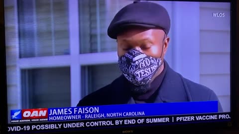 12/12/20 OAN NC couple fined by HOA for cross Christmas decor