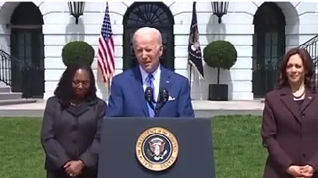 Biden is speaking a bunch of Jibber Jabba and tried to describe America.