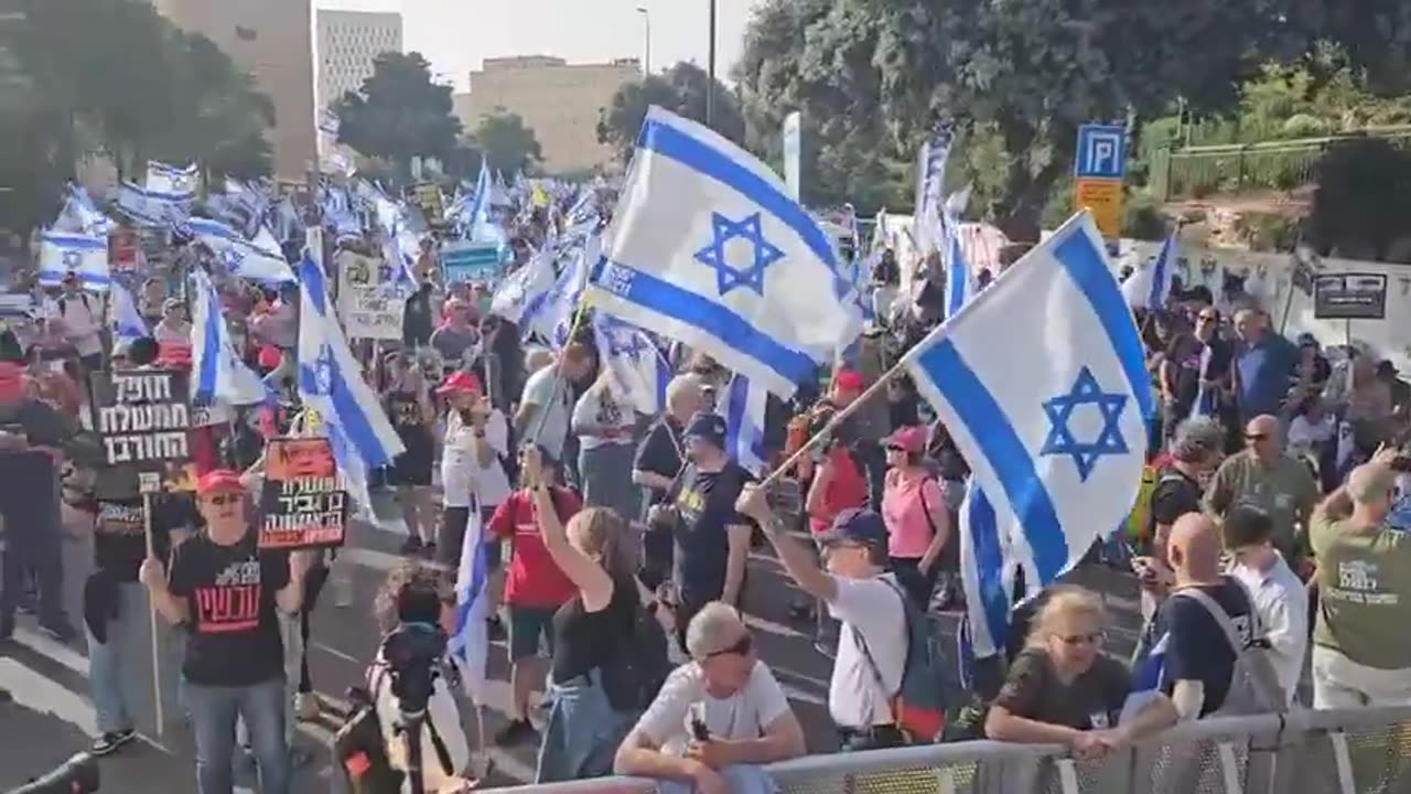 Chaos in Tel Aviv! 🇮🇱 Israelis Demanding Netanyahu to Resign