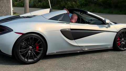 Mclaren 570s cold start.