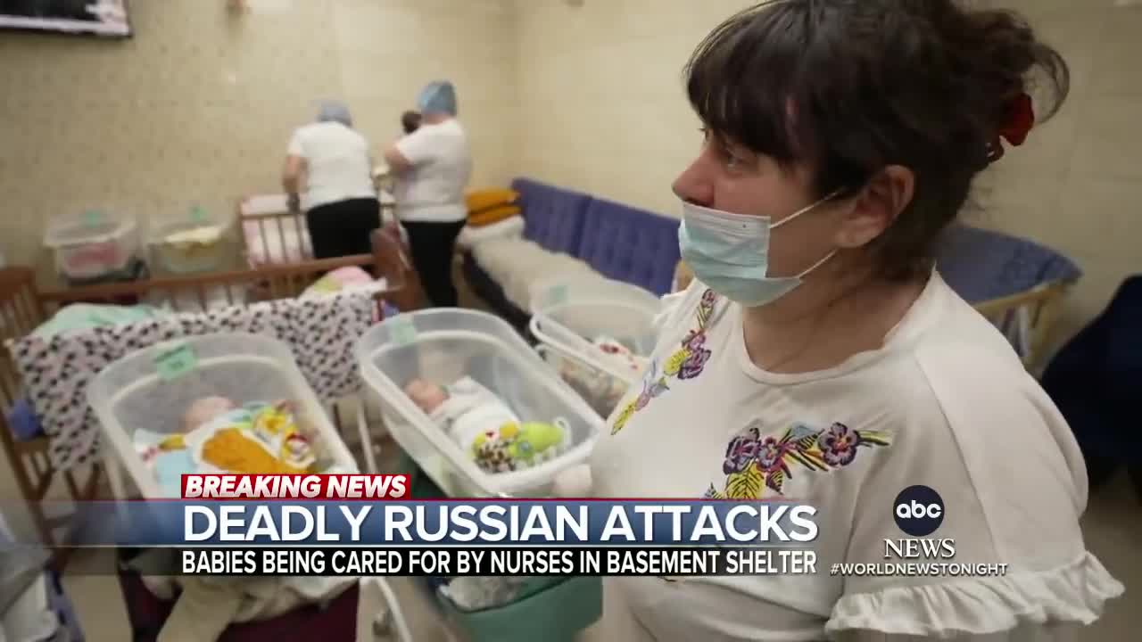 Ukrainian rescuers search for hundreds under bombed theater