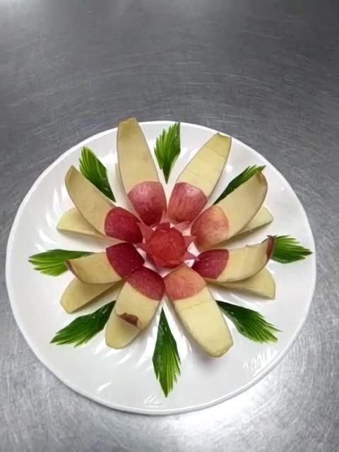 How to decorate a fruit plate