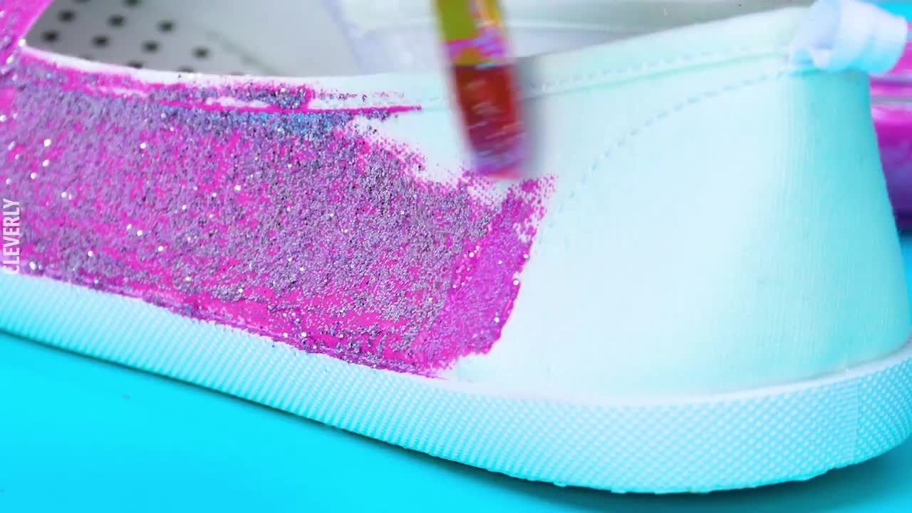 21 Super Cool Tricks For Your Shoes | Transform Old Footwear Into Your Next Fashion Statement!