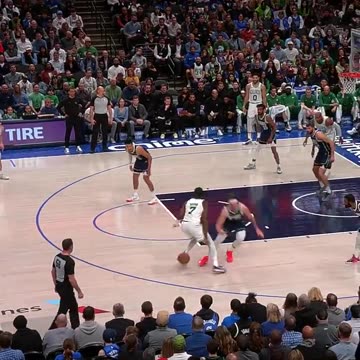 NBA - Jaylen Brown stops on a DIME and hits the pull up 🔥 Celtics-Mavs