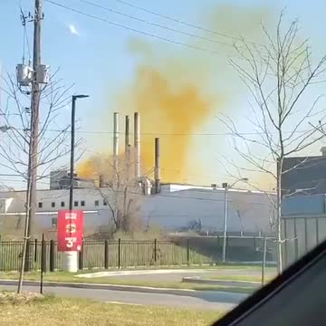 A Chunk Of Highway 400 Is Shut Down Due To 'Potentially Highly Toxic Fumes'