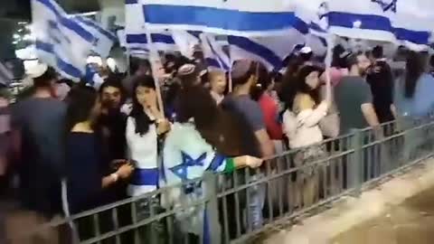 settlers arrived at Bab al-Amud, in preparation for commemorating the destruction of the Temple