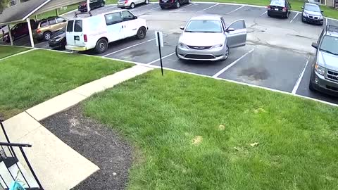 Food delivery guy steals customer's food