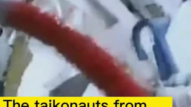 China's Shenzhou-14 taikonauts began their1st spacewalk