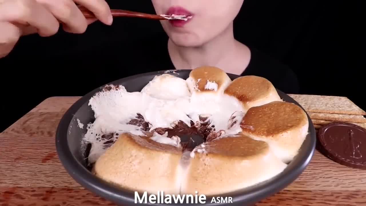 ASMR MUKBANG｜NUTELLA S'MORES DIP, STRAWBERRY, CHOCOLATE EATING SOUNDS