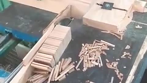 Cutting Wood With Table Saw