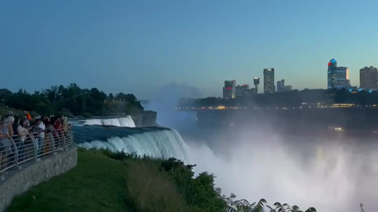 Amazing Light show that happens every night at Niagara Falls USA 🇺🇸