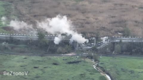 Ukraine War - Destruction of Ukrainian positions under a flyover near Novoselovka