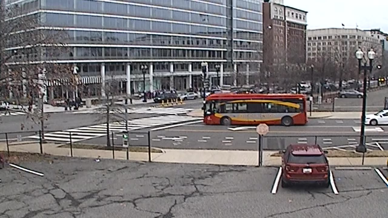 1901LOTS00Lot11SenateParking_2021-01-06_09h55min09s557ms.mp4