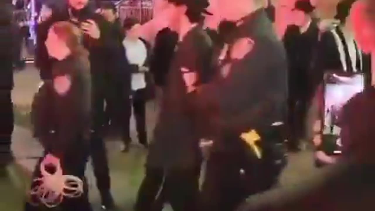 지하에 터널을 설치한 뉴욕의 유대교 관련자들 체포중.avi