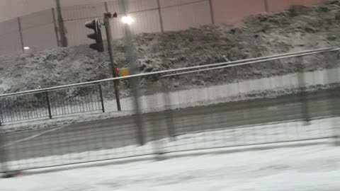 Snowing right now on Birmingham Tipton Sheldon England 🇬🇧