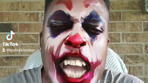 JUST CLOWNEN