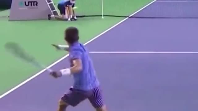 1000iqplay#tennis#trickshot#sporttricks(viaUTS)
