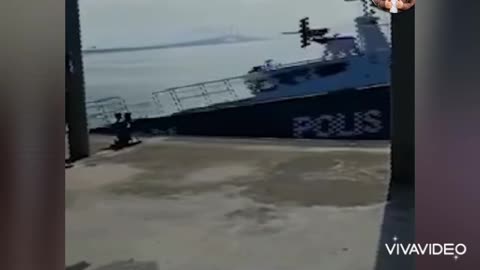 How fast a fast boat parks.