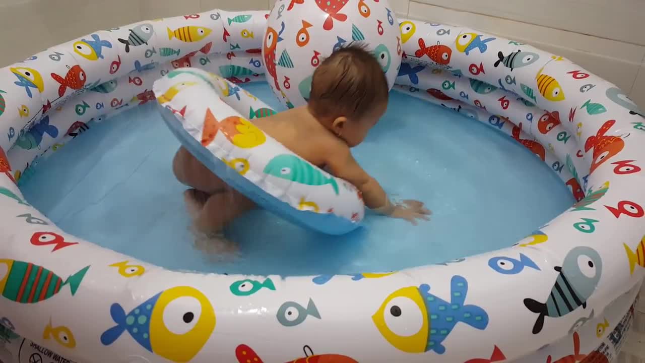 Funny Baby swimming