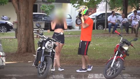 Testando mulheres interesseiras com a nova CB1000