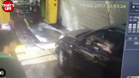 "Car Mishaps: Hilarious Driving Fails at Service Centers and Mall Parking Lots"