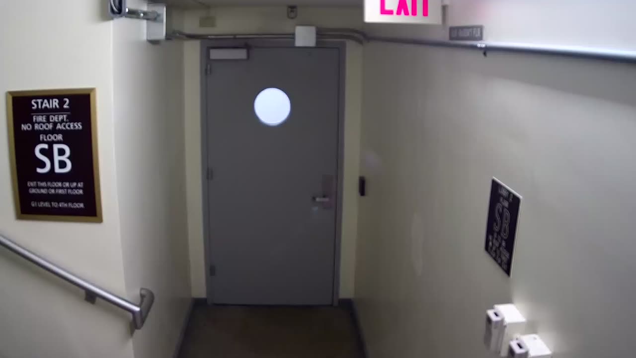 6160RHOBSBRSBST2StairwaySide_2021-01-06_06h00min00s273ms.mp4