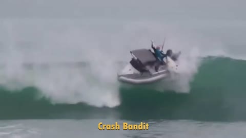 BOAT CRASHES>SMASHES<FAILS 2021