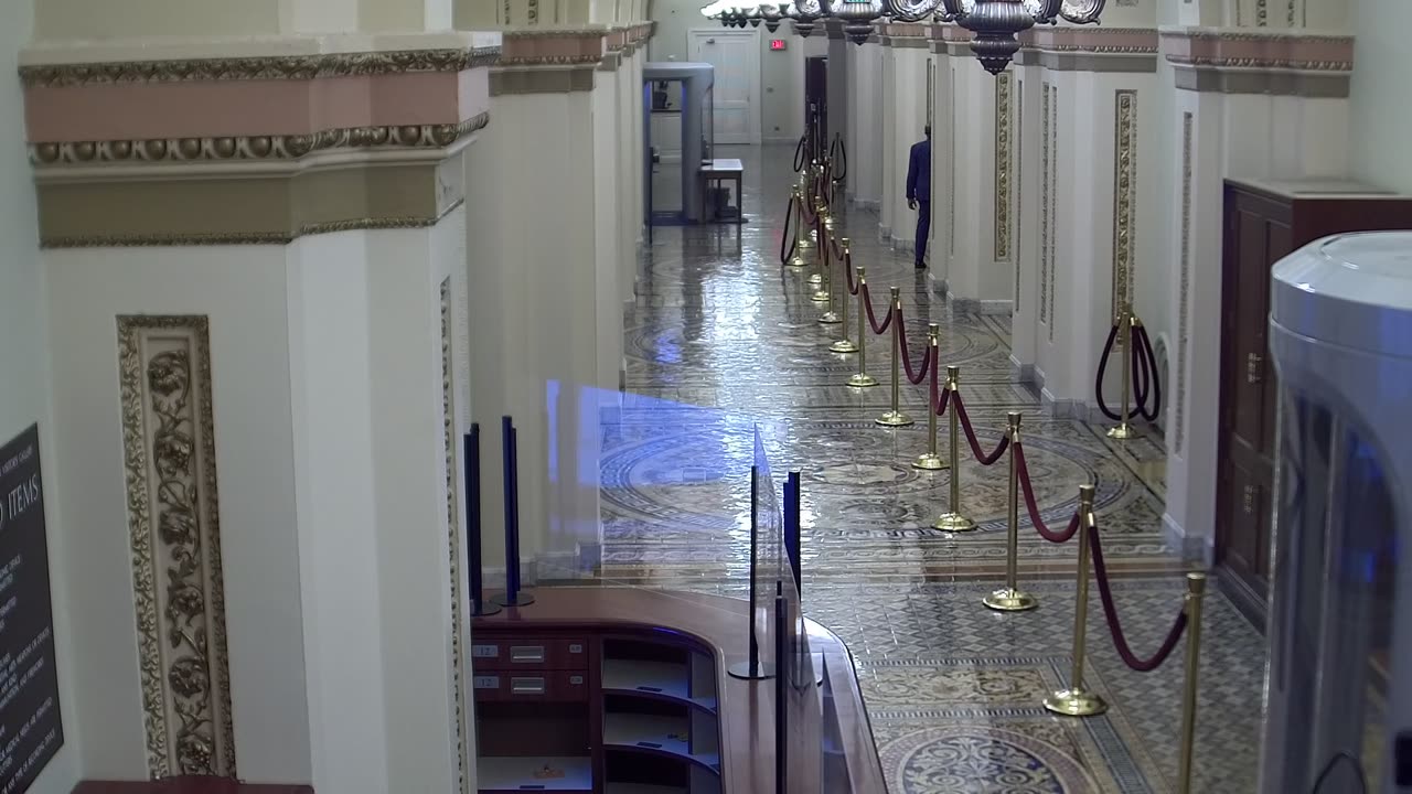 0361USCH03HouseGalleryNWnearH323_2021-01-06_07h30min20s340ms.mp4