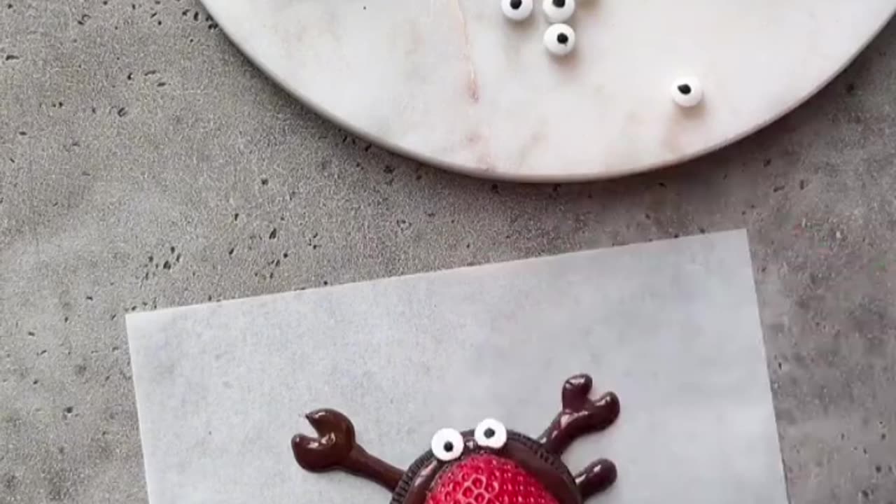 Oreos + strawberries = crab?