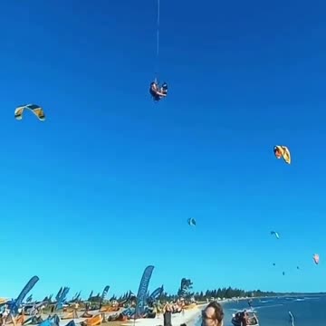 Nature keeping social distance at the Spot! 🤣