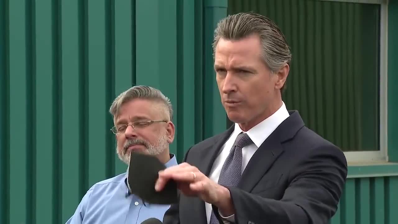 Hypocrite CA Gov. Newsom tries, lies, fails to explain maskless photos at NFC Championship