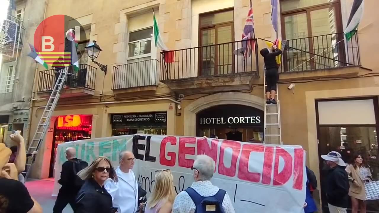 Ocupan el Hotel Cortés de un magnate israelí para denunciar los ataques a Palestina