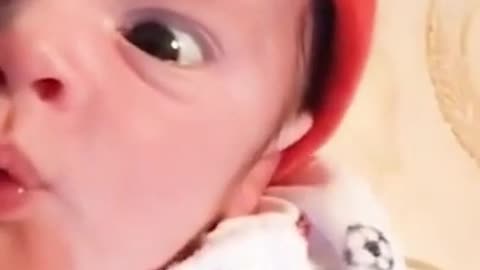 Funny Baby Videos playing WOWWWWW