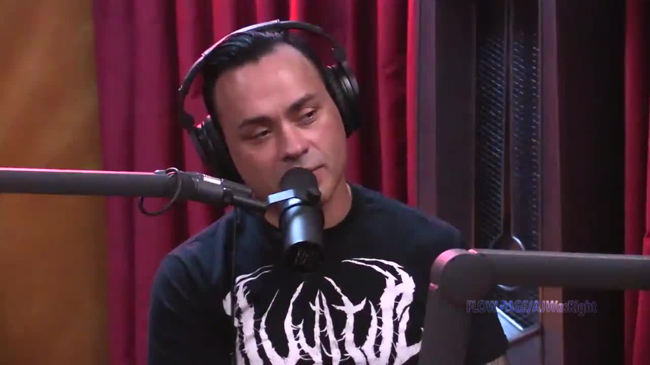 Alex Jones, Joe Rogan & Eddie Bravo Talk About The Moon Landing, Aliens & Mars Obelisk - 2/1/17