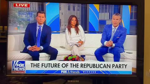 How Liz Cheney, incumbent with 100% name recognition lost by 40 points