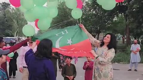 غلام_نہیں_آزاد_پاکستان #ہم_نہ_باز_آئینگے_محبت_سے #قوم_کا_ہیرو_عمران_خان