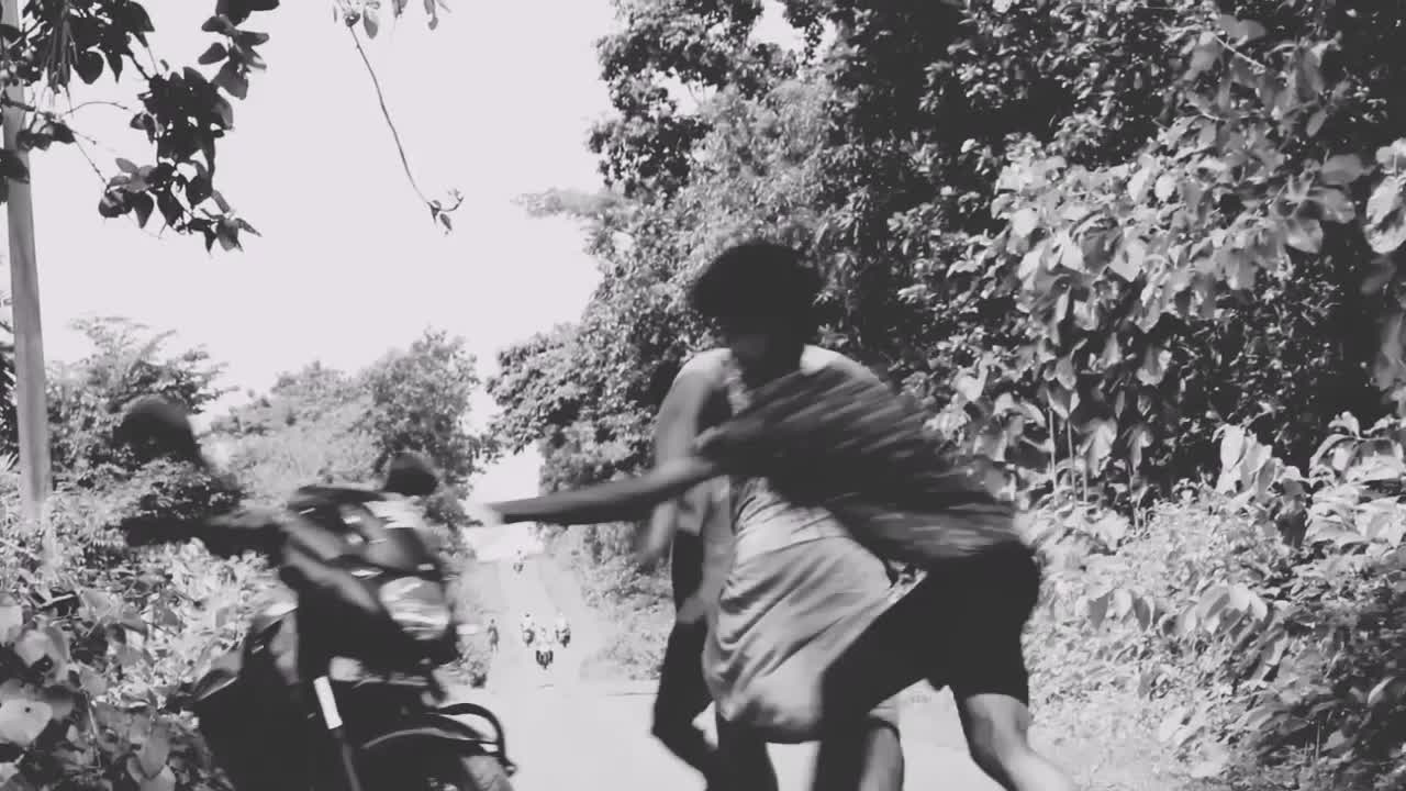 Odia Prank..Stealing phone in public-Gone wrong