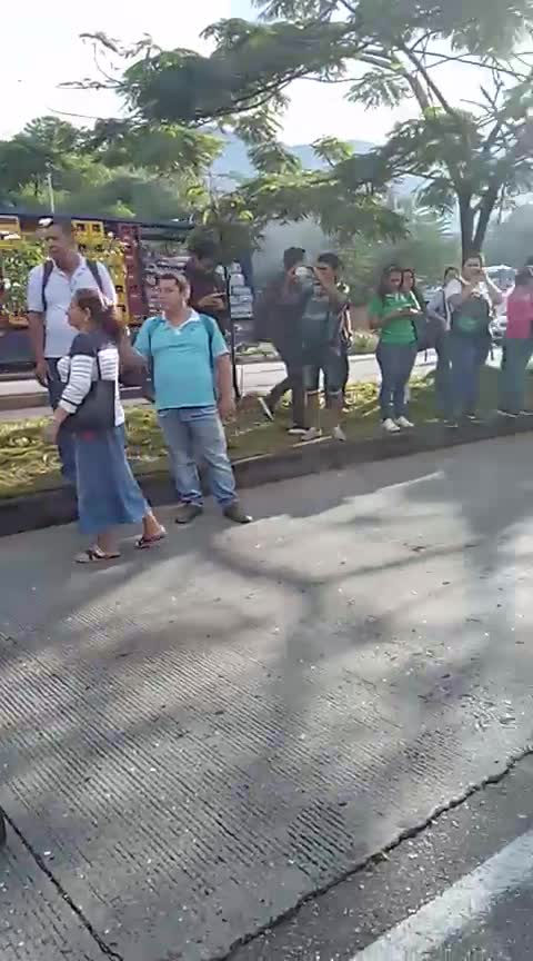 Dos buses de Metrolínea se estrellaron en Floridablanca