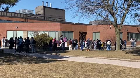 Toronto students protesting FOR masks