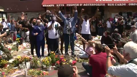 George Floyd's brother makes impassioned plea for peace