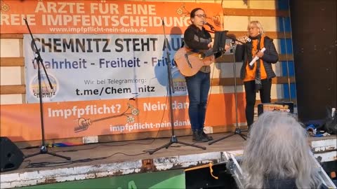 FREIHEIT JETZT - Polonaise in Leipzig, 06 11 2021 - YANN SONG KING, Frank hör auf...