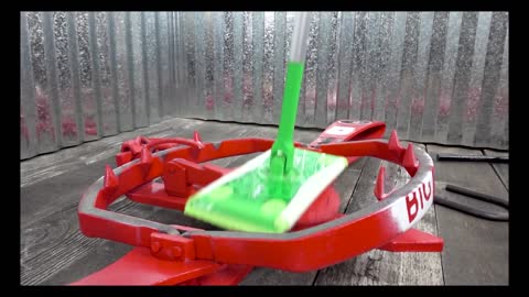 BEAR TRAP VS SUPER SLOW MOTION 🐢 10 ITEMS AND REVERSE Big Red Bear Trap #11